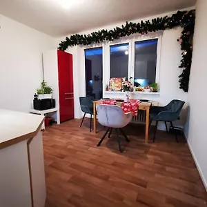 https://cely-apartman-podlesi-54m2-s-dvema-balkony.brnohotels.org