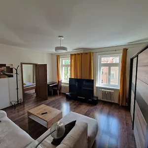https://apartment-with-2-bedrooms-in-the-center-of-karlovy-vary.marianskelaznehotels.net